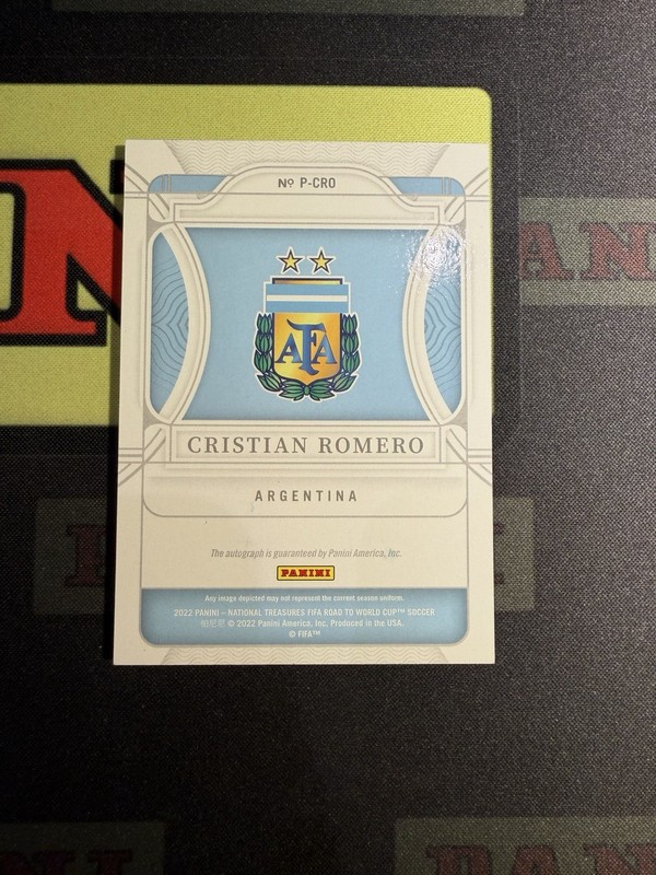 2022 Panini National Treasures Argentina Cristian Romero Auto On Card Gold /10 view 2