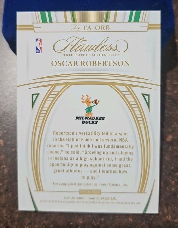 2021-22 Panini Flawless Oscar Robertson 🔥/25 Auto Bucks Hof Hall Of Fame Signed view 2