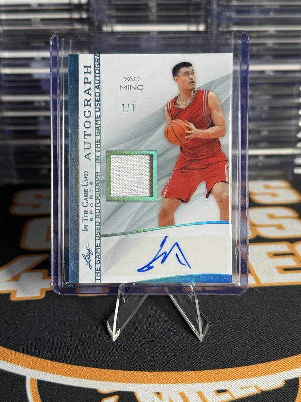Yao Ming 7/7 Patch Auto 2025 Leaf In The Game Used Autograph Rockets SSP view 1