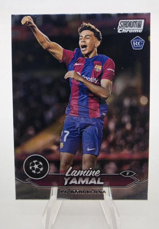 Lamine Yamal 2023 Topps Stadium Club Chrome RC Rookie #27 (5)