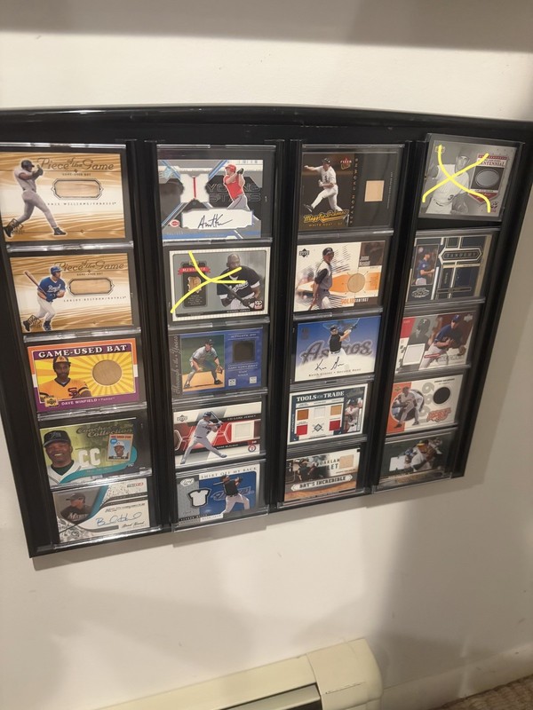 LOT (32 )CARD BASEBALL GAME USED JERSEY BAT STARS and Auto (see description)