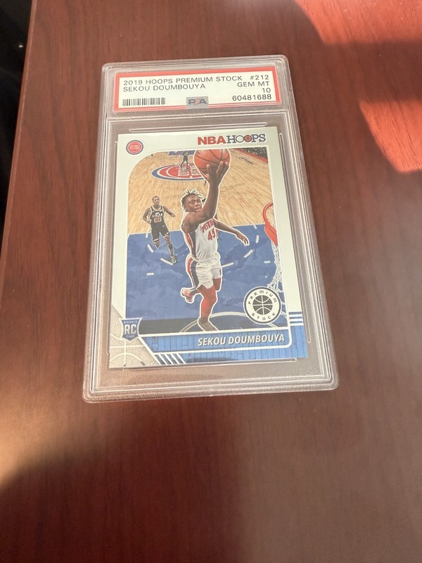 2019 Hoops Premium Stock #212 Sekou Doumbouya Rookie Card. PSA 10 GEM MINT