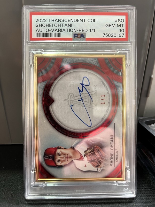 2022 Shohei Ohtani Topps transcendent Auto Red 1/1  PSA 10