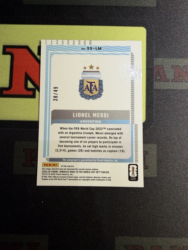 2025-26 Panini Donruss Argentina Lionel Messi Auto Red /49 view 2