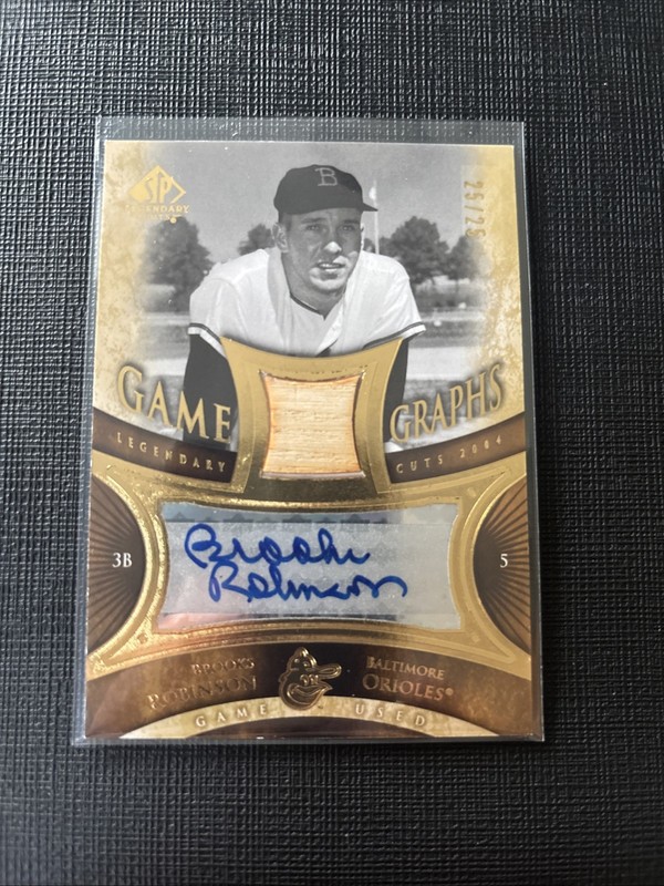 Brooks Robinson Auto Bat Relic /25, 2004 SP Legendary Cuts Game Graphs,Game Used