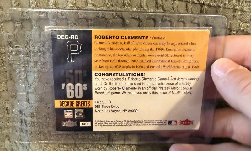 2006 FLEER GREATS OF THE GAME ROBERTO CLEMENTE GAME USED JERSEY patch DECADES view 2