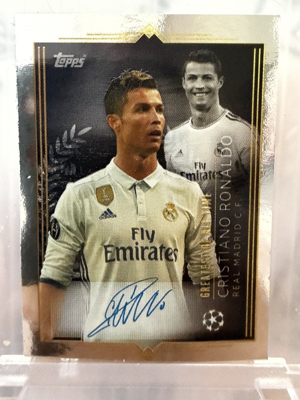 Cristiano Ronaldo Topps UCL 2023 2024 GOAT Holo Sticker Facsimile Auto 