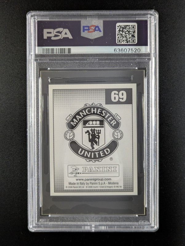 2006 Panini Manchester United Sticker Coll. CRISTIANO RONALDO Auto #69 PSA 9 view 2