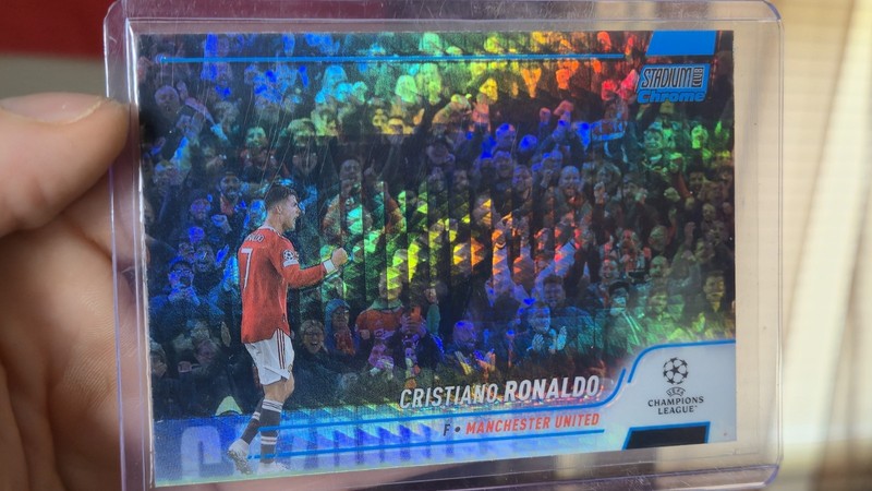 2021-22 Topps Stadium Club Chrome UCL Cristiano Ronaldo Aqua Wave refractor NM