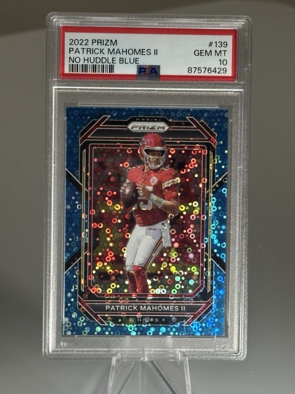 2022 Panini Prizm - Patrick Mahomes II #139 No Huddle Blue Prizm /79 PSA 10