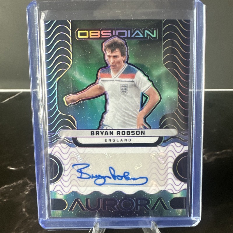 2023-24 Panini Obsidian - Aurora Autographs Bryan Robson #AA-BR /50 (AU) view 1