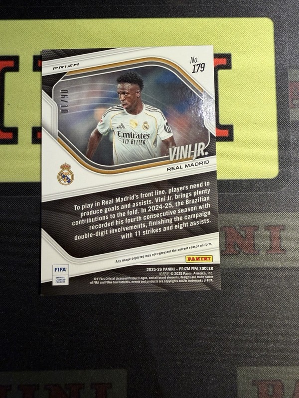 2025-26 Panini Prizm FIFA Real Madrid Vini JR Gold /10 view 2