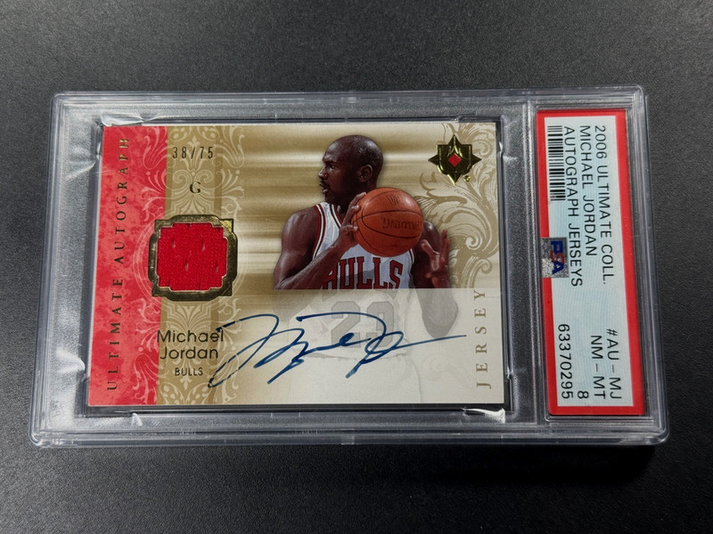 MICHAEL JORDAN 2006 UPPER DECK ULTIMATE COLLECTION GAME JERSEY AUTO /75 PSA 8 MJ