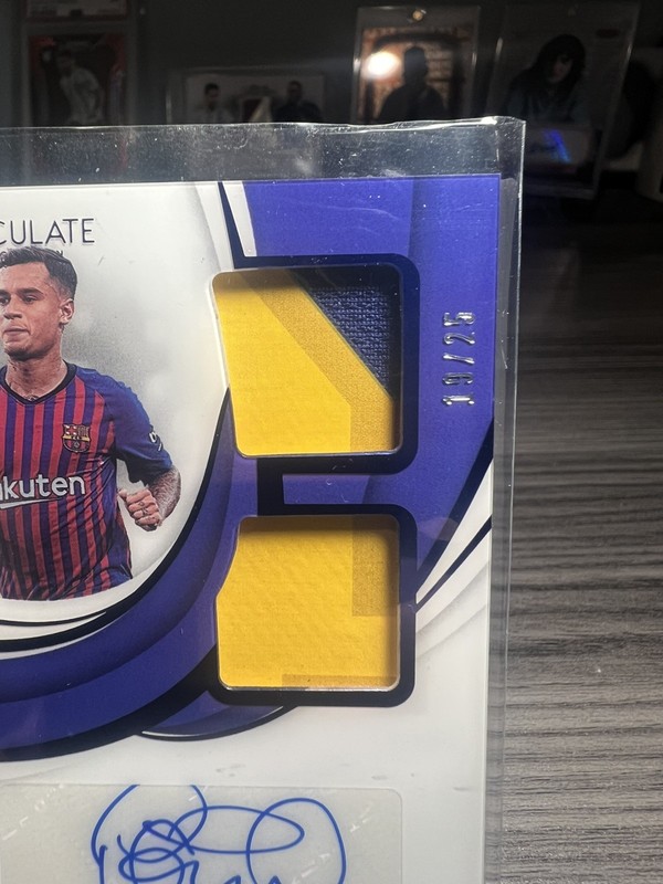 2018-19 Immaculate Barcelona Philippe Coutinho Match-worn DUAL Patch Auto 19/25 view 2