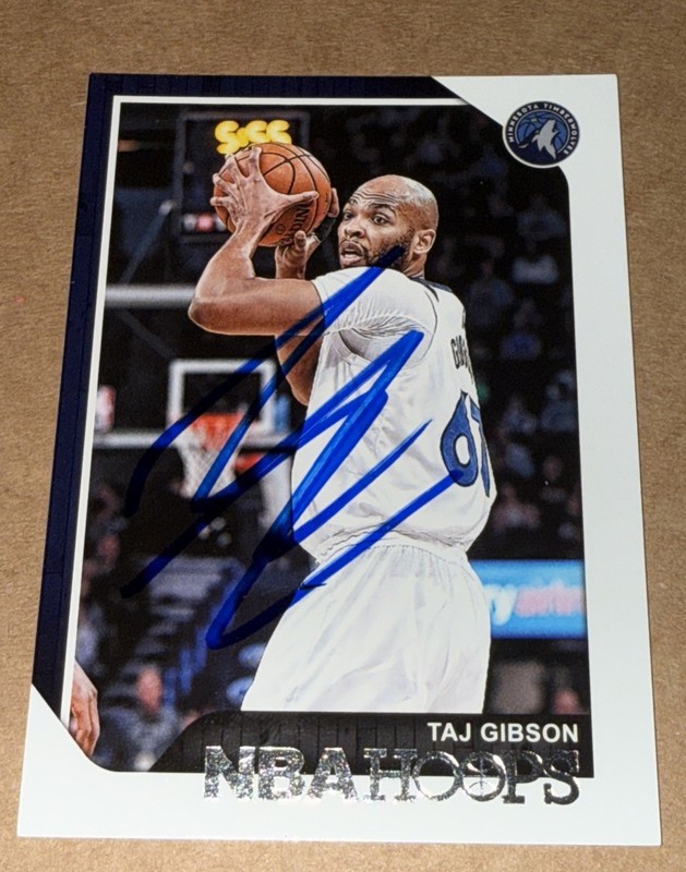 2018-19 Panini NBA Hoops Taj Gibson #200 Signed Autograph Authentic GTP PSA