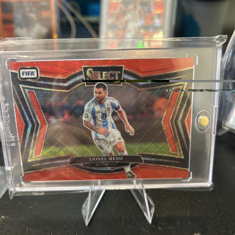 2024-25 Panini Select Fifa - Field Level Lionel Messi #244 Red Wave Prizm /59