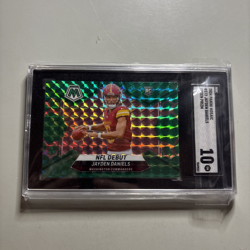 2024 Panini Mosaic - NFL Debut Jayden Daniels #272 Green Prizm (RC)  PSA 10