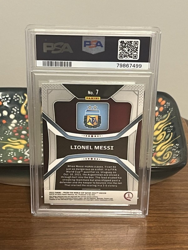 2022 Panini Prizm FIFA World Cup Qatar Lionel Messi #7 PSA 9 Mint view 2