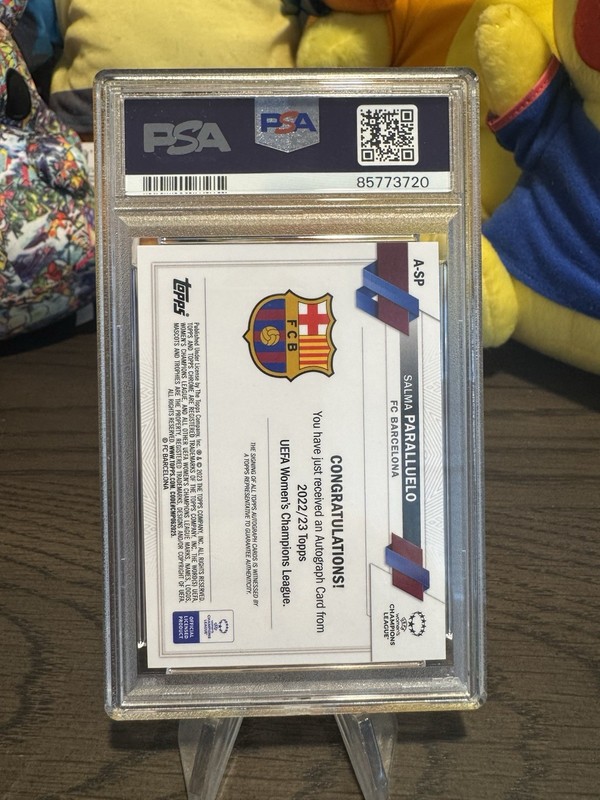 2022-23 Topps Chrome Salma Paralluelo Pink Prizm Rookie AUTO /150 RC SSP PSA 10 view 2