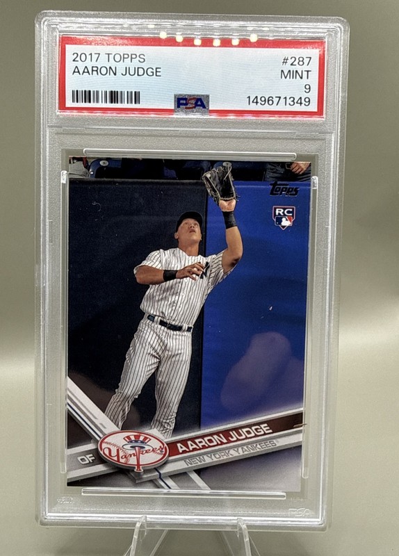 Topps 2017 Aaron Judge #287 Rookie PSA 9 New York Yankees Fielding
