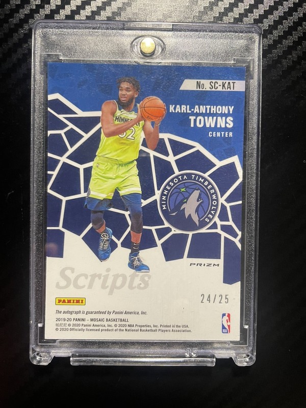 2019-20 Panini Mosaic Karl-Anthony Towns Auto /25 Gold Mosaic Prizm SSP Auto KAT view 2