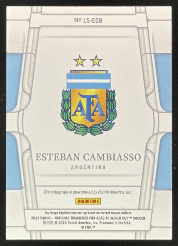 2022 National Treasures FIFA World Cup Legendary Esteban Cambiasso Auto /99 view 2