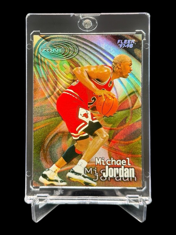1997 Fleer MICHAEL JORDAN “ZONE” HOLO SSP INSERT 10 OF 15 BULLS🔥ULTRA RARE🔥