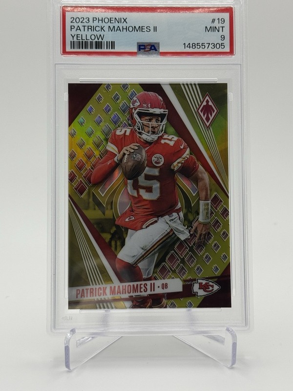 2023 PANINI PHOENIX YELLOW #19 PATRICK MAHOMES II 33/50 PSA 9