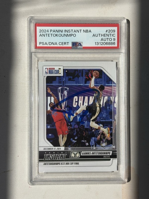 2024 PANINI INSTANT NBA #209 GIANNIS ANTETOKOUNMPO PSA AUTHENTIC DNA AUTO 9