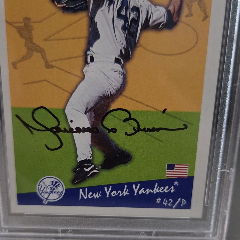 Fleer 2002 Fleer Tradition #175 Mariano Rivera Yankees PSA/DNA Auto view 2