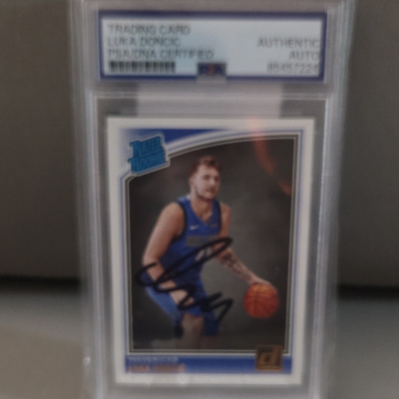 Panini Donruss 2018-19 Rated Rookie Luka Dončić #177 PSA/DNA Auto 85457224 view 2
