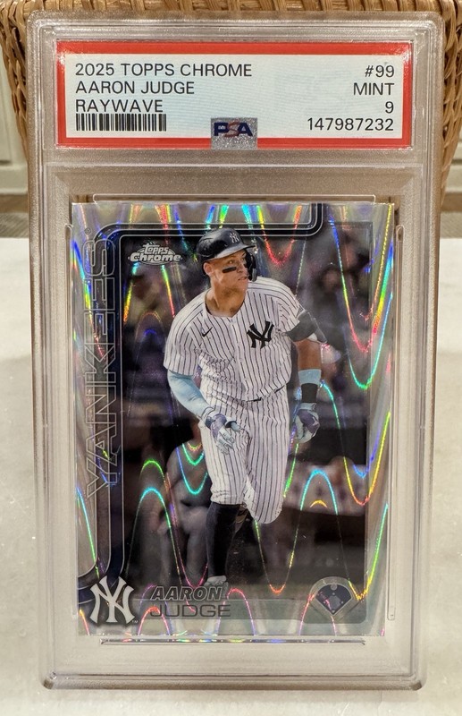 2025 Topps Chrome - Aaron Judge #99 RayWave Refractor PSA 9