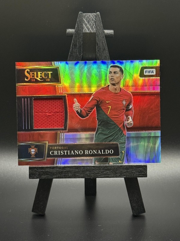CRISTIANO RONALDO 2022-23 Panini Select FIFA Select Memorabilia Prizm #SM-CR7