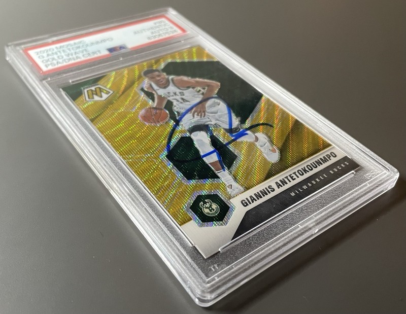 2020-21 Panini Mosaic Giannis Antetokounmpo Gold Wave Authentic Auto PSA 9 🔥🔥 view 2