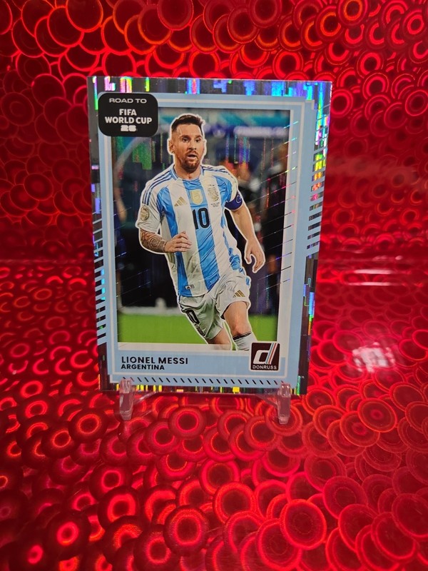 2025-26 Panini Donruss Road to Fifa World Cup - Lionel Messi #154 Silver