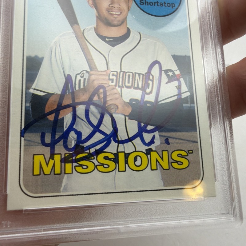 Fernando Tatis Jr. Topps Heritage Minor League RC PSA/DNA CERT AUTO PSA 10 view 2