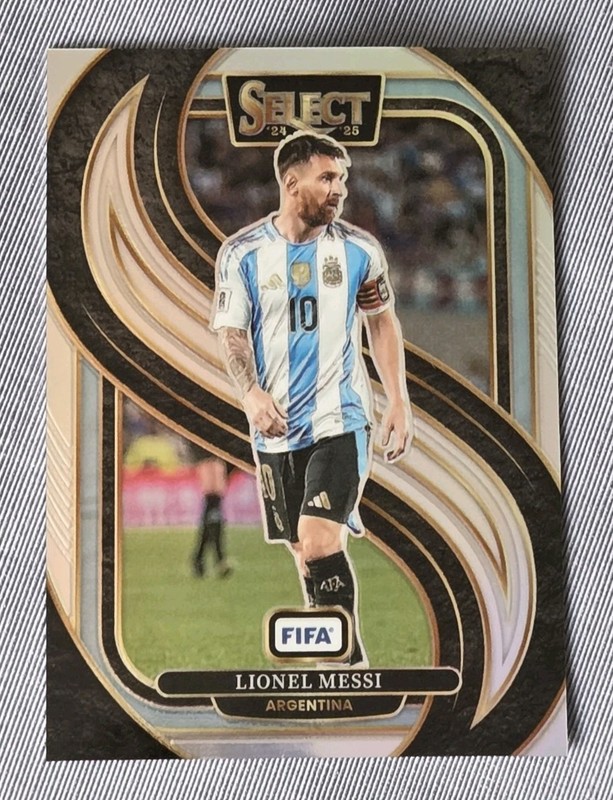 Lionel Messi 2024-25 Panini Select Silver Prizm Mezzanine #158 FIFA Soccer