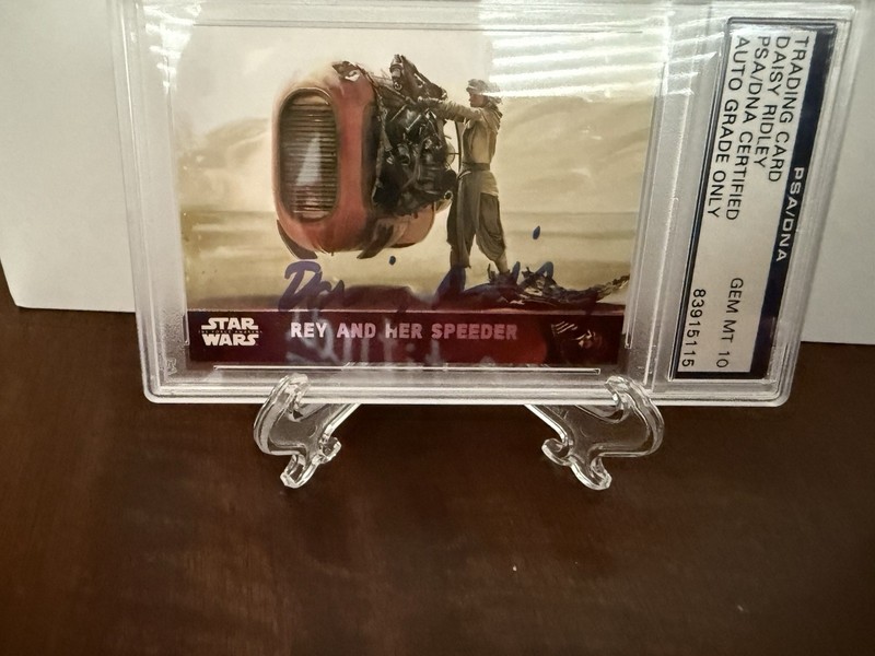 Daisy Ridley Signed Star Wars The Force Awakens Topps Card #70 Rey PSA Graded 10