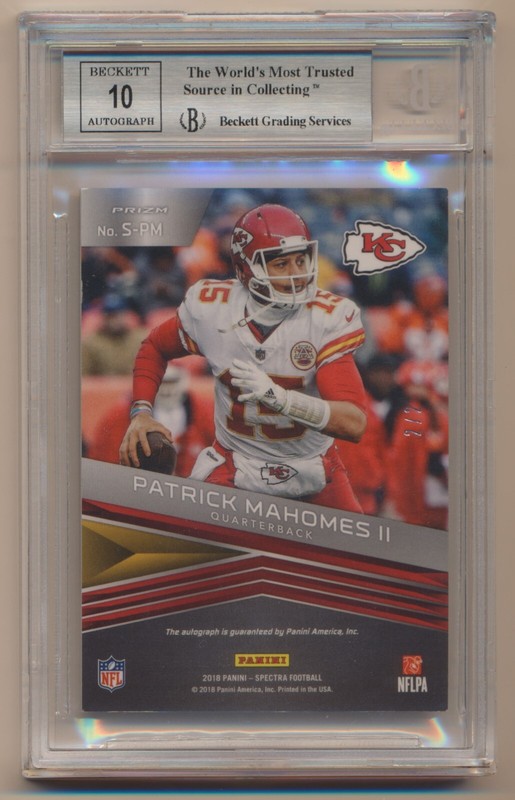 Beckett 8.5 Auto 10 2018 Panini Spectra NFL Football Nebula Patrick Mahomes 2/2 view 2