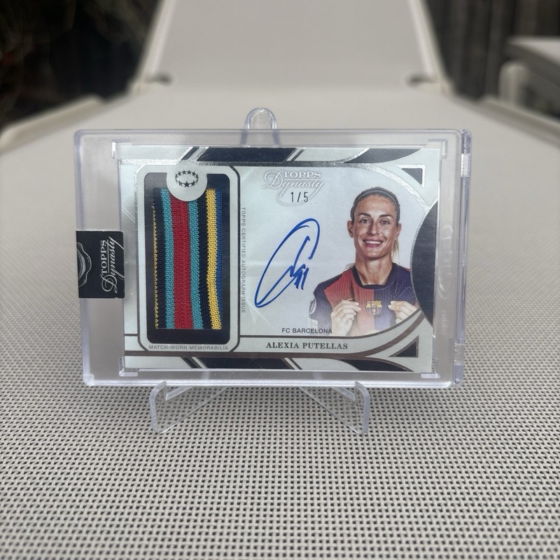 ALEXIA PUTELLAS 2024-25 TOPPS DYNASTY UCC PATCH AUTO BARCA BLACK 1/5