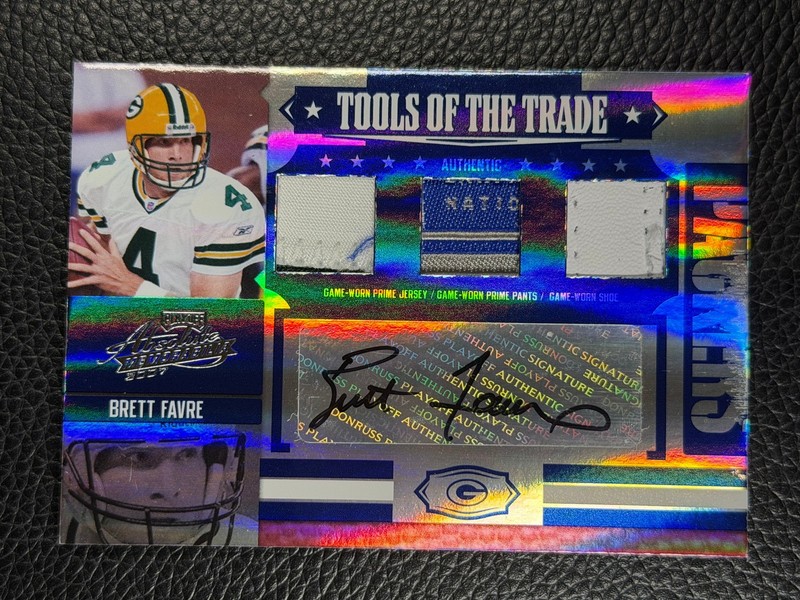 2007 Playoff Absolute Memorabilia Brett Favre Jersey #4/5 Auto Game Worn Patch