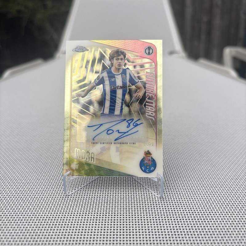 2025-26 Topps Chrome UEFA CC Rodrigo Mora Future Stars Auto  Superfractor 1/1