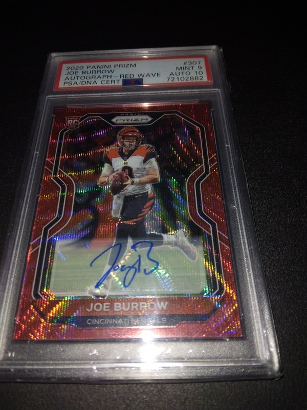 2020 Panini Prizm Joe Burrow Red Wave Auto /149 PSA 9 AUTO 10 ROOKIE