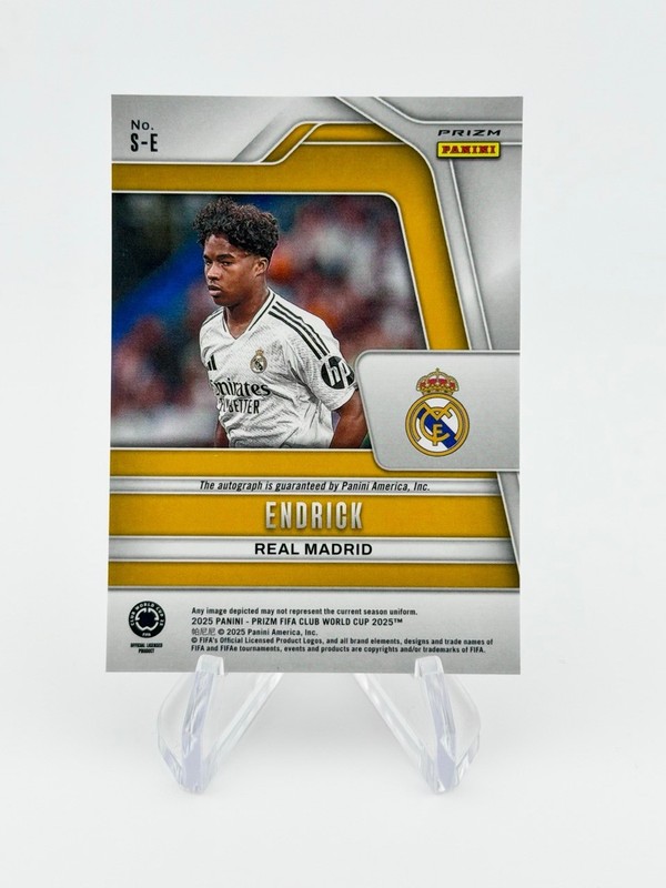2025 Prizm FIFA Club World Cup Endrick Real Madrid Auto Gold Blue Shimmer view 2
