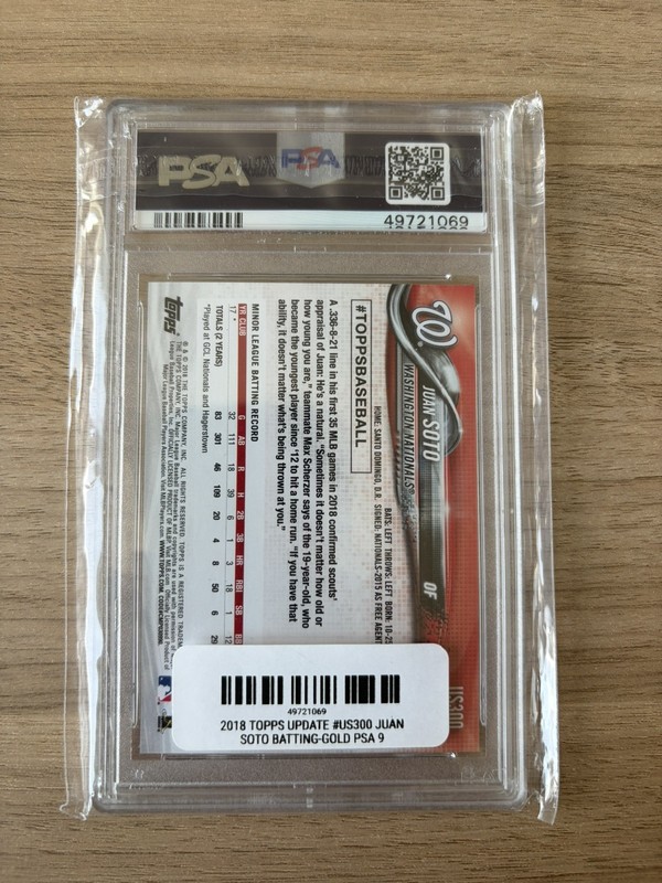 2018 Topps Update Gold Juan Soto Rookie RC PSA 9 125/2018 view 2