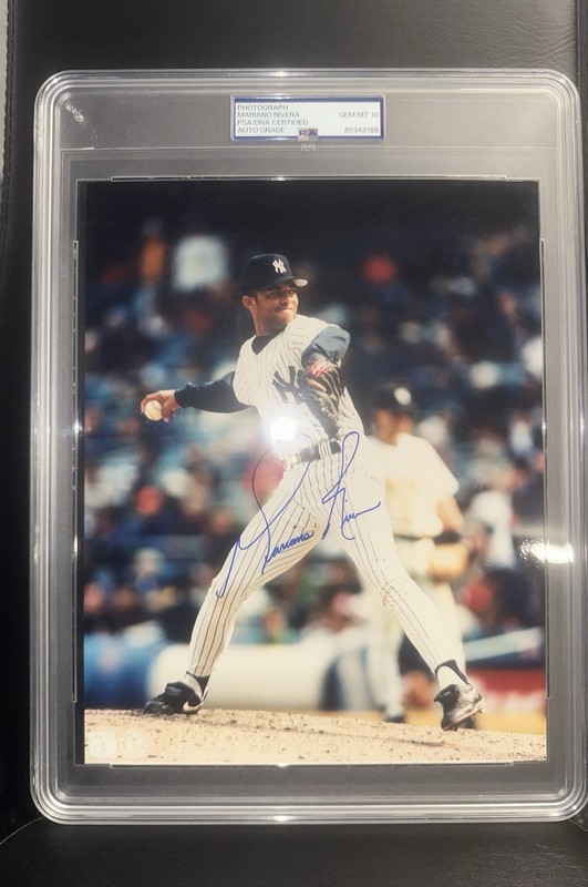 MARIANO RIVERA Signed ROOKIE ERA 8x10 Photo-HOF-NEW YORK YANKEES-PSA 10 Auto