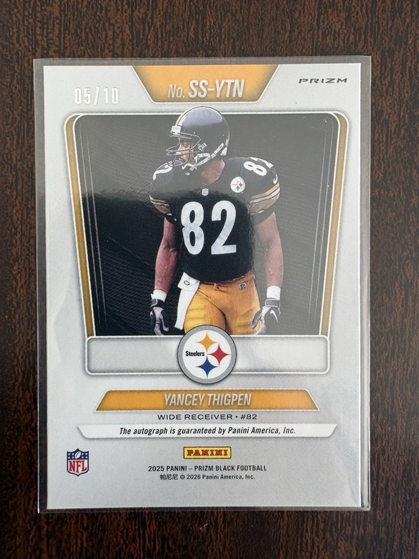 2025 Panini Prizm Black Yancy Thigpen Gold Shimmer Auto /10 view 2