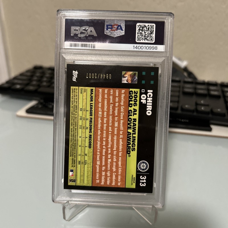 2007 Topps - Ichiro Suzuki GOLD/2007  #313 PSA 8 POP 2 view 2
