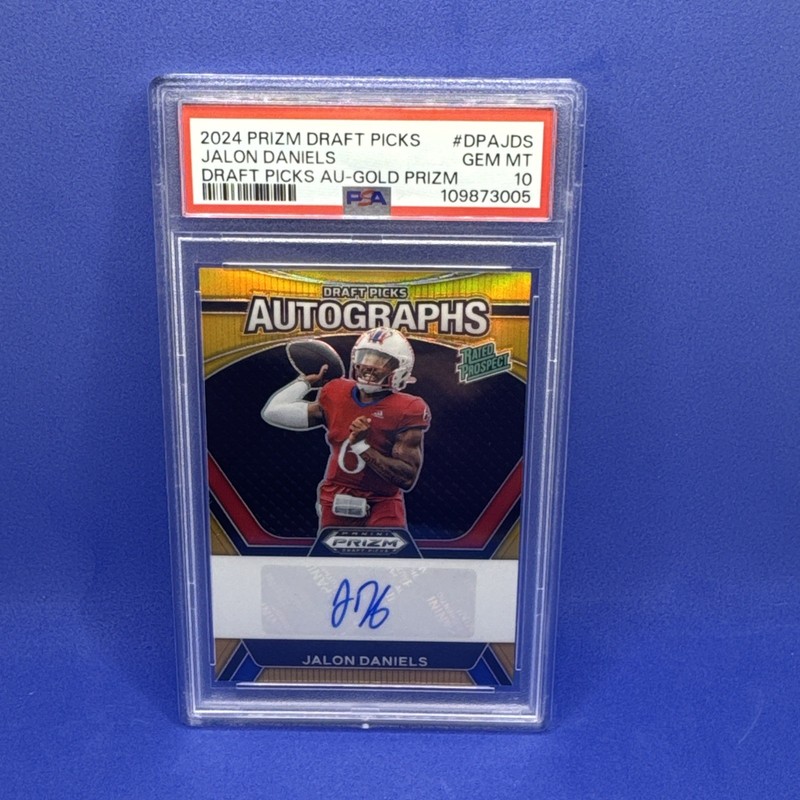 2024 Panini Prizm Draft Picks Jalon Daniels /10 Gold Auto #DPA-JDS - Kansas