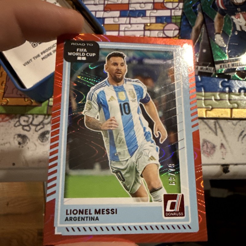 World Cup #154 Lionel Messi Red Parallel (14/79) Argentina REA DESCRIPTION 